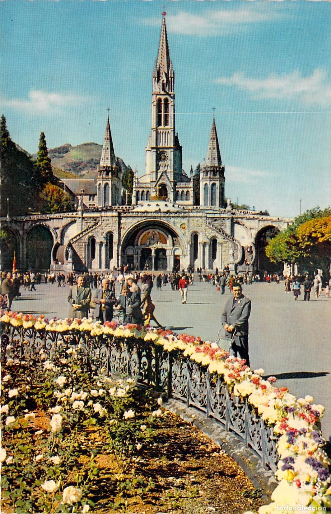 Postales: Postal de la Bas&iacute;lica y la Explanada de Lourdes Francia