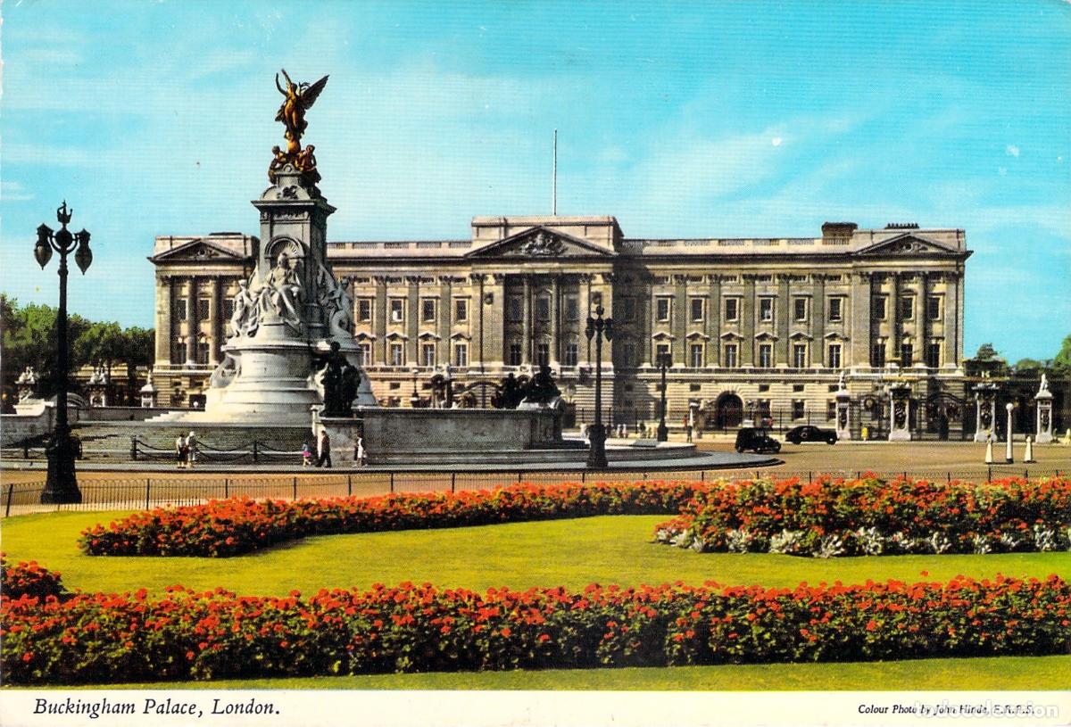 Postales: Postal de Buckingham Palace y Monumento a la Reina Victoria en Londres