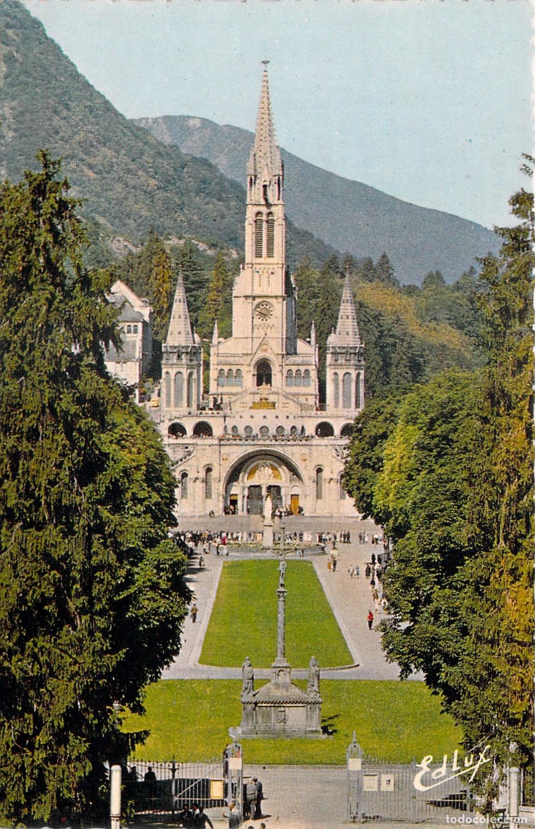 Postales: Postal de la Bas&iacute;lica y la Explanada de Lourdes Francia