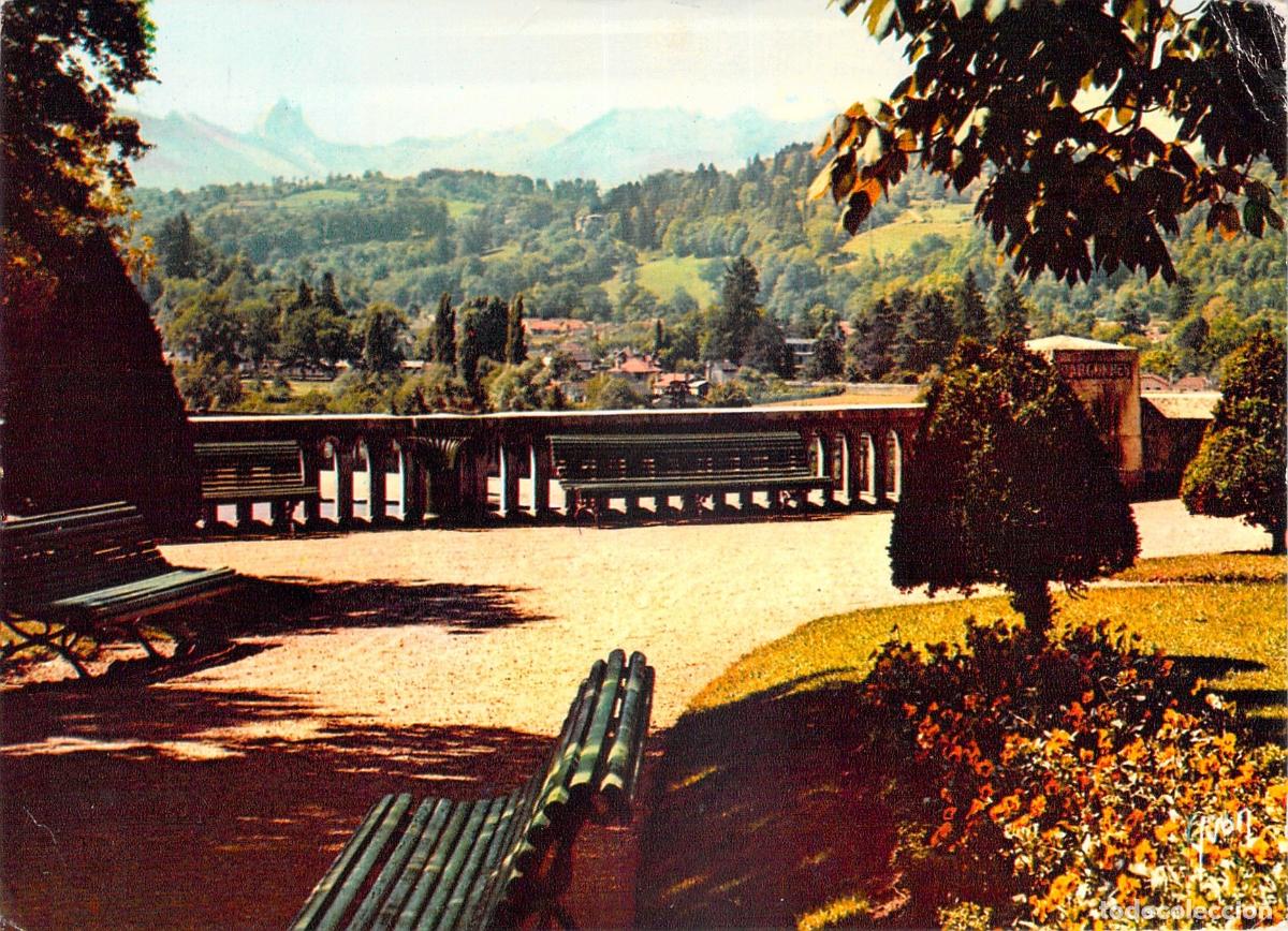 Cartoline: Postal de Pau, Boulevard des Pyr&eacute;n&eacute;es y Pic du Midi d'Ossau