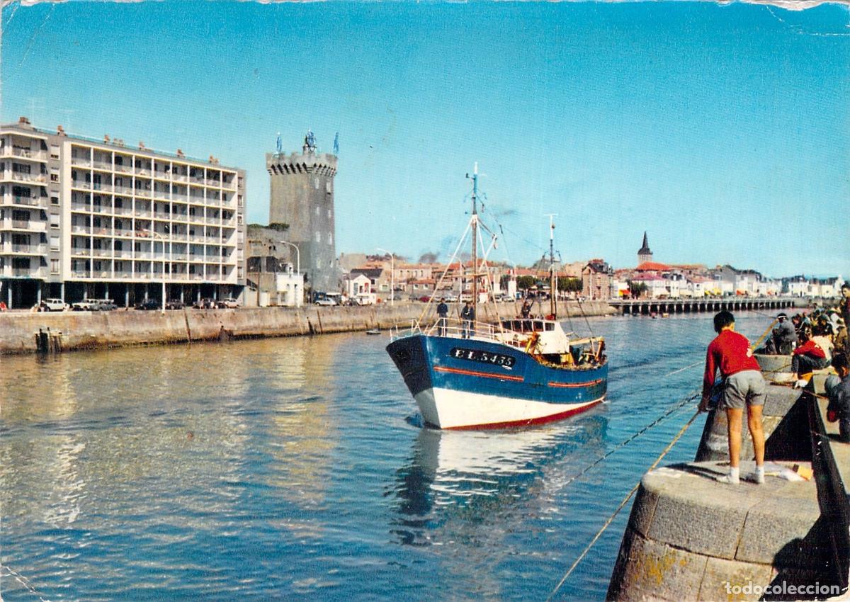 Postkarten: Postal de Les Sables-d'Olonne: Salida del Puerto y Torre de Arundel