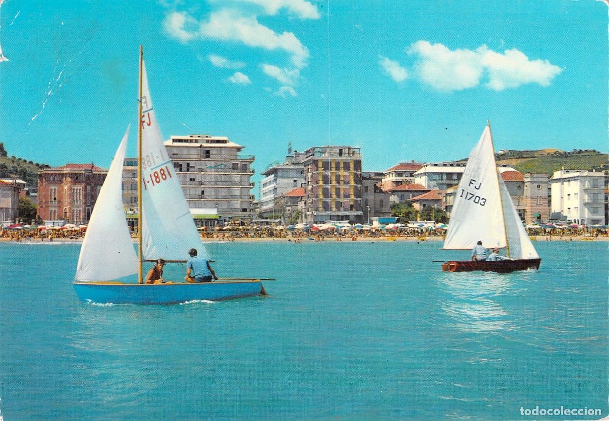 Postkarten: Postal de Porto San Giorgio, Vista de la Playa con Veleros