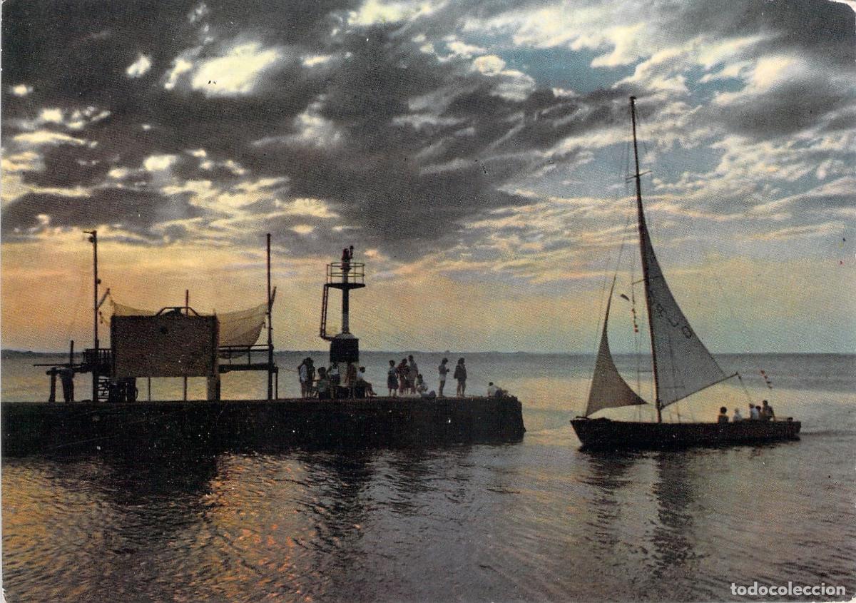 Postkarten: Postal de Porto San Giorgio con velero al atardecer