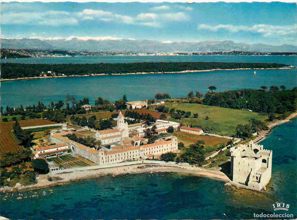 Postkarten: Francia - Carte Postale - 06 - Cannes - Les Iles de L&eacute;rins Au 1er plan l'Ile St-Honorat le Monast&egrave;re