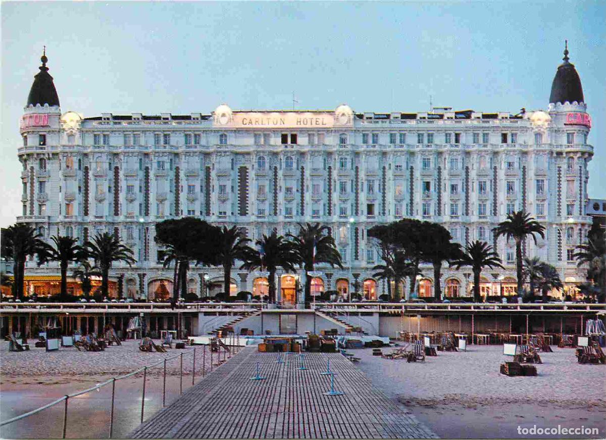 Postcards: Francia - Carte Postale - 06 - Cannes - Sur la croisette l'h&ocirc;tel carlton le soir - CPM - Voir Scans
