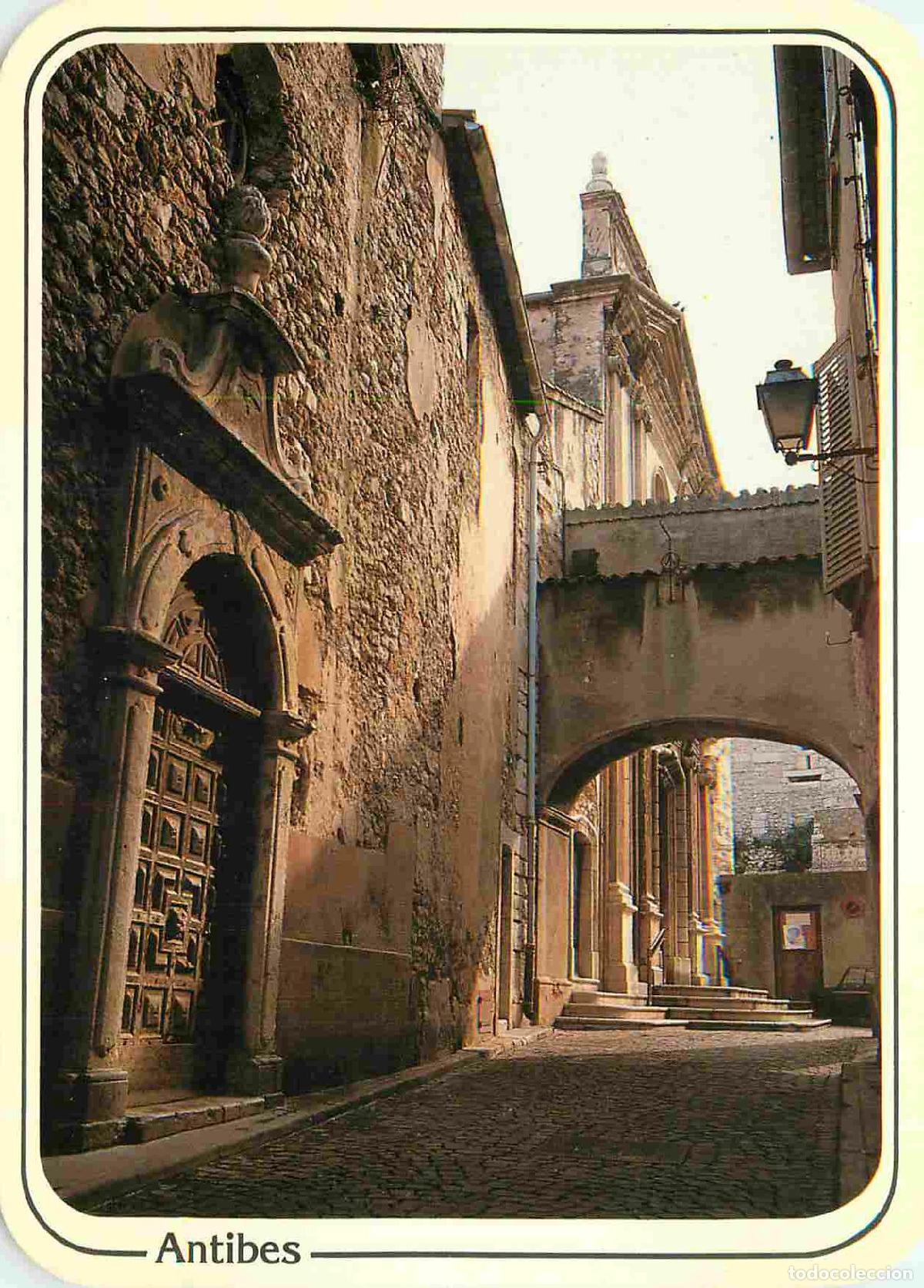 Cartes Postales: Francia - Carte Postale - 06 - Antibes - Dans la Vieille Ville la Cath&eacute;drale - CPM - Voir Scans Rect
