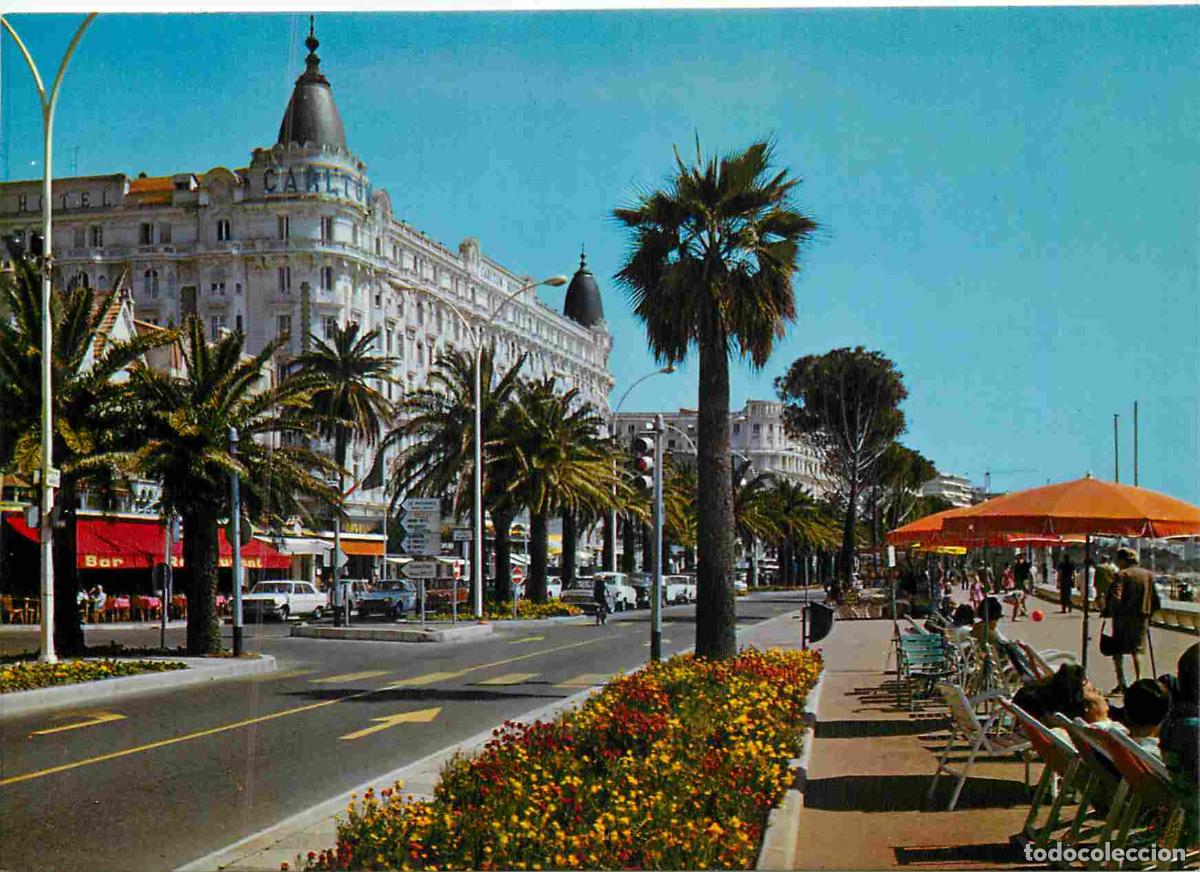 Postales: Francia - Carte Postale - 06 - Cannes - La Croisette et l'H&ocirc;tel Carlton - CPM - Voir Scans Recto-Ver
