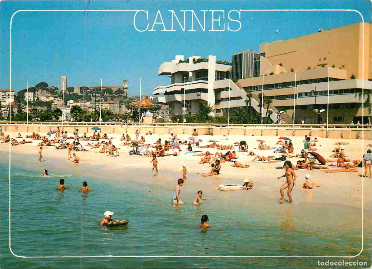 Postales: Francia - Carte Postale - 06 - Cannes - La Plage et le Palais des Festivals - Femme en maillot de ba