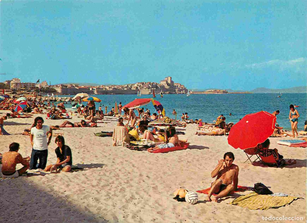 Postkarten: Francia - Carte Postale - 06 - Antibes - Vue g&eacute;n&eacute;rale prise depuis la plage de la salis - Femme en m