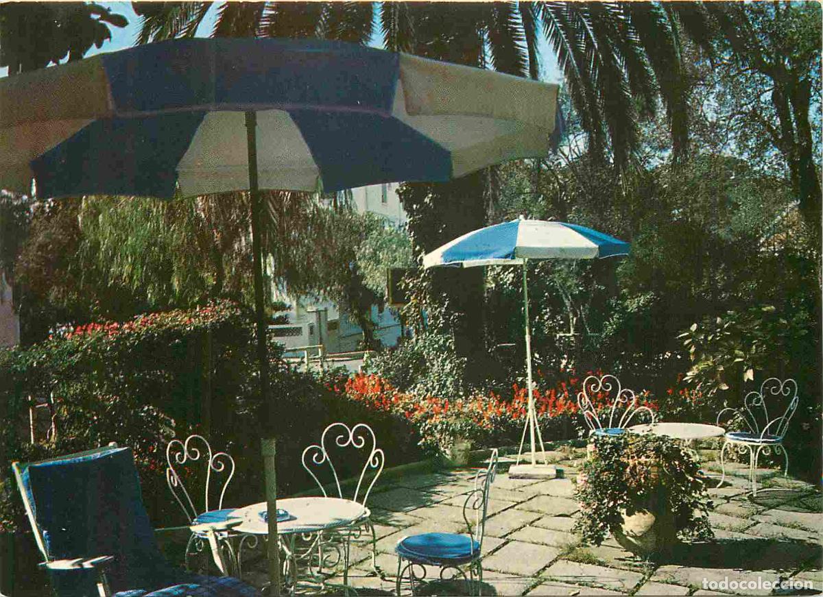 Postcards: Francia - Carte Postale - 06 - Juan-les-pins - CGRCR - Le grand pavois - avenue saramartel - CPM - V