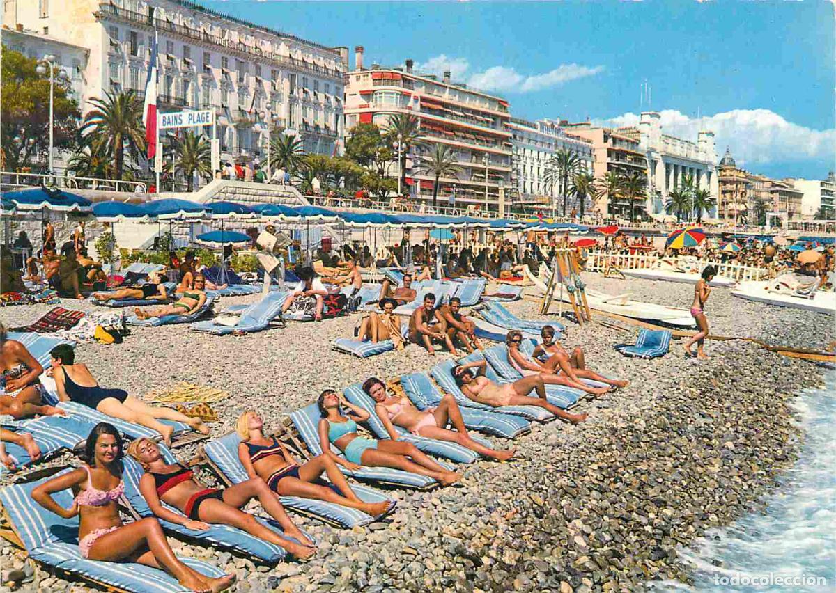 Postcards: Francia - Carte Postale - 06 - Nice - La plage et la Promenade des Anglais - Femme en maillot de bai