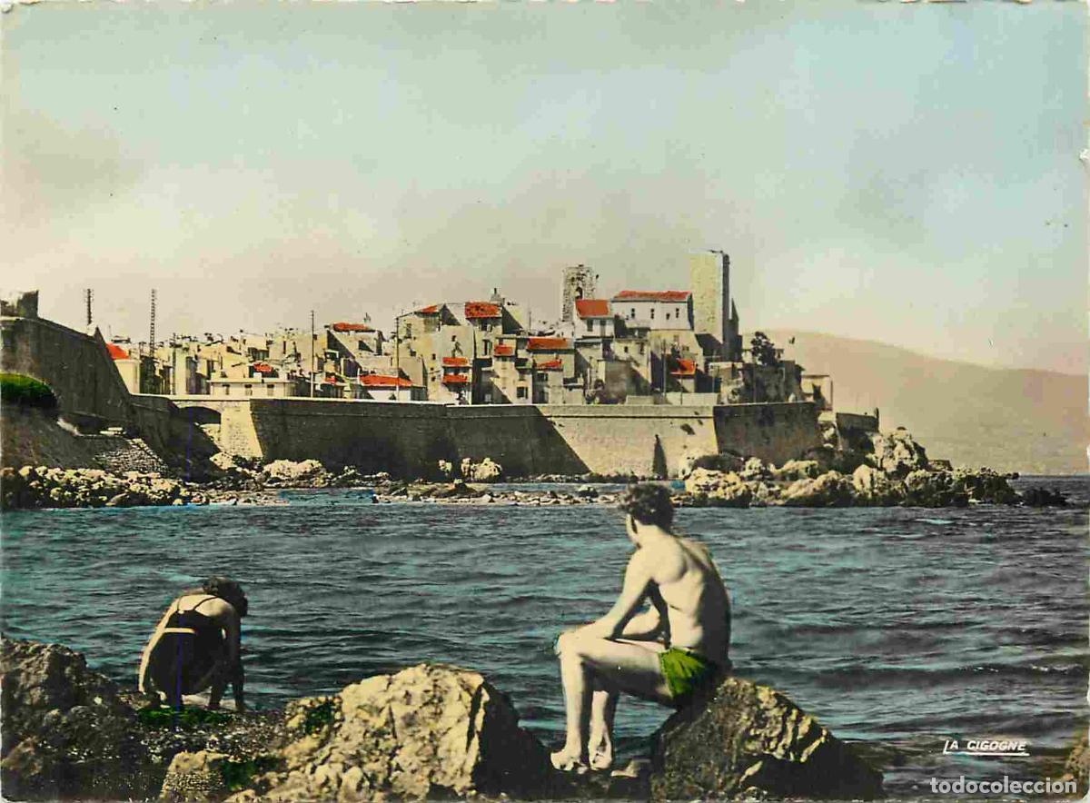 Postcards: Francia - Carte Postale - 06 - Antibes - La vieille ville - Femme en maillot de bain - Mention Photo
