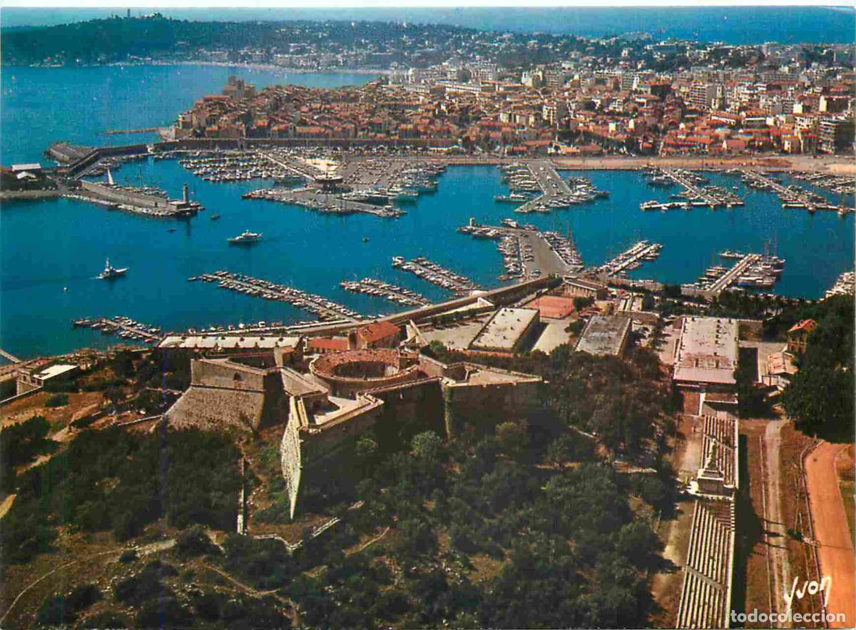Postcards: Francia - Carte Postale - 06 - Antibes - Le fort carr&eacute; le port vauban la vieille rue et le cap - vue
