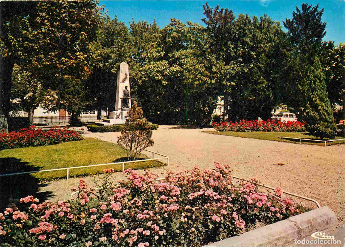 Cartes Postales: Francia - Carte Postale - 10 - Bar-sur-aube - Place jean-jaur&egrave;s - CPM - Voir Scans Recto-Verso