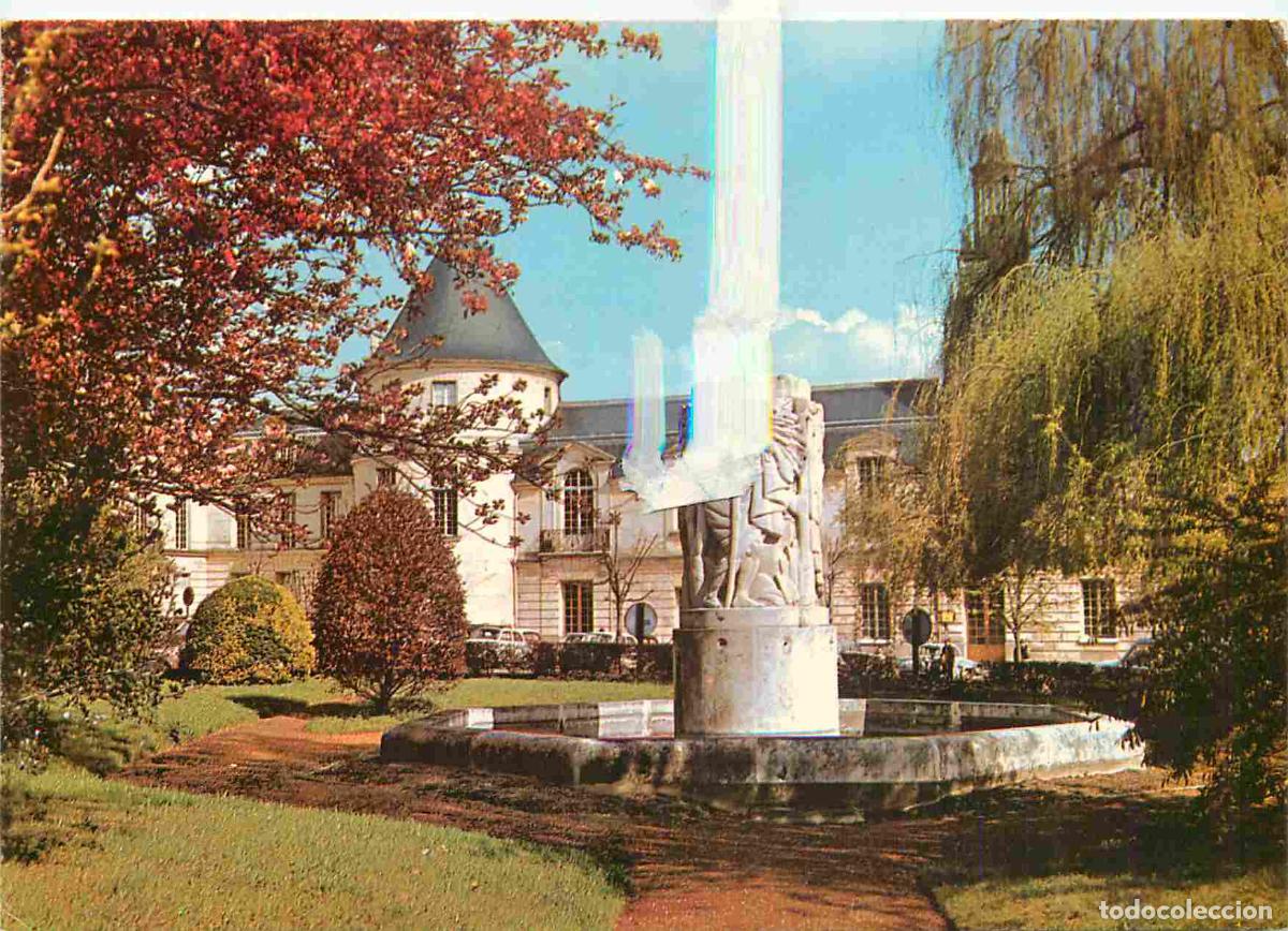 Postcards: Francia - Carte Postale - 92 - Clamart - La mairie et la fontaine - CPM - Voir Scans Recto-Verso