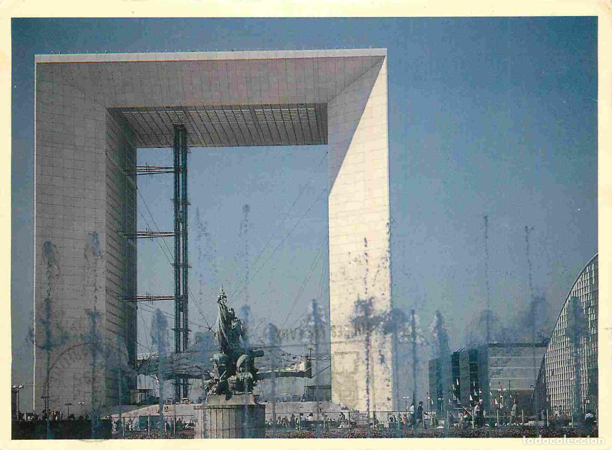 Postkarten: Francia - Carte Postale - 92 - La D&eacute;fense - L'esplanade de la d&eacute;fense - l'arche - jets d'eau - CPM -