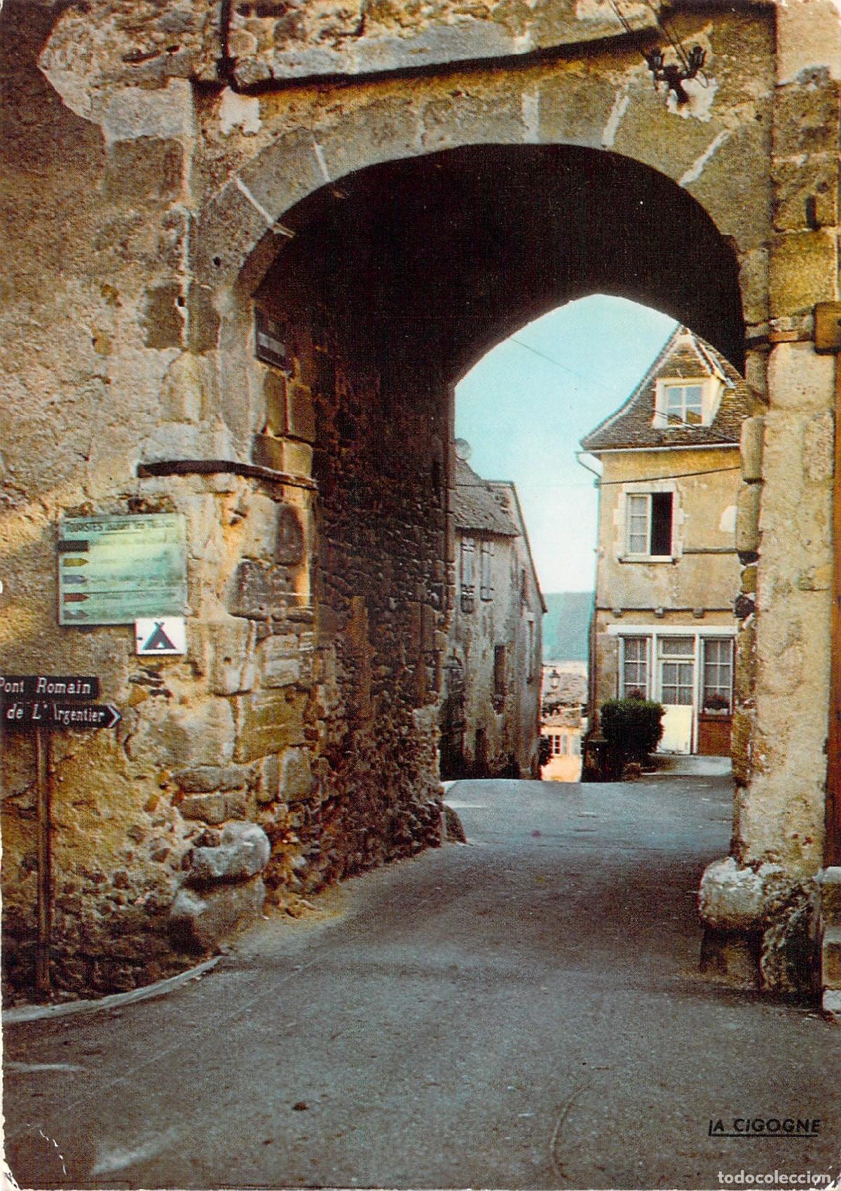 Postkarten: Postal Puerta Fortificada en Saint-Beno&icirc;t-du-Sault, Francia