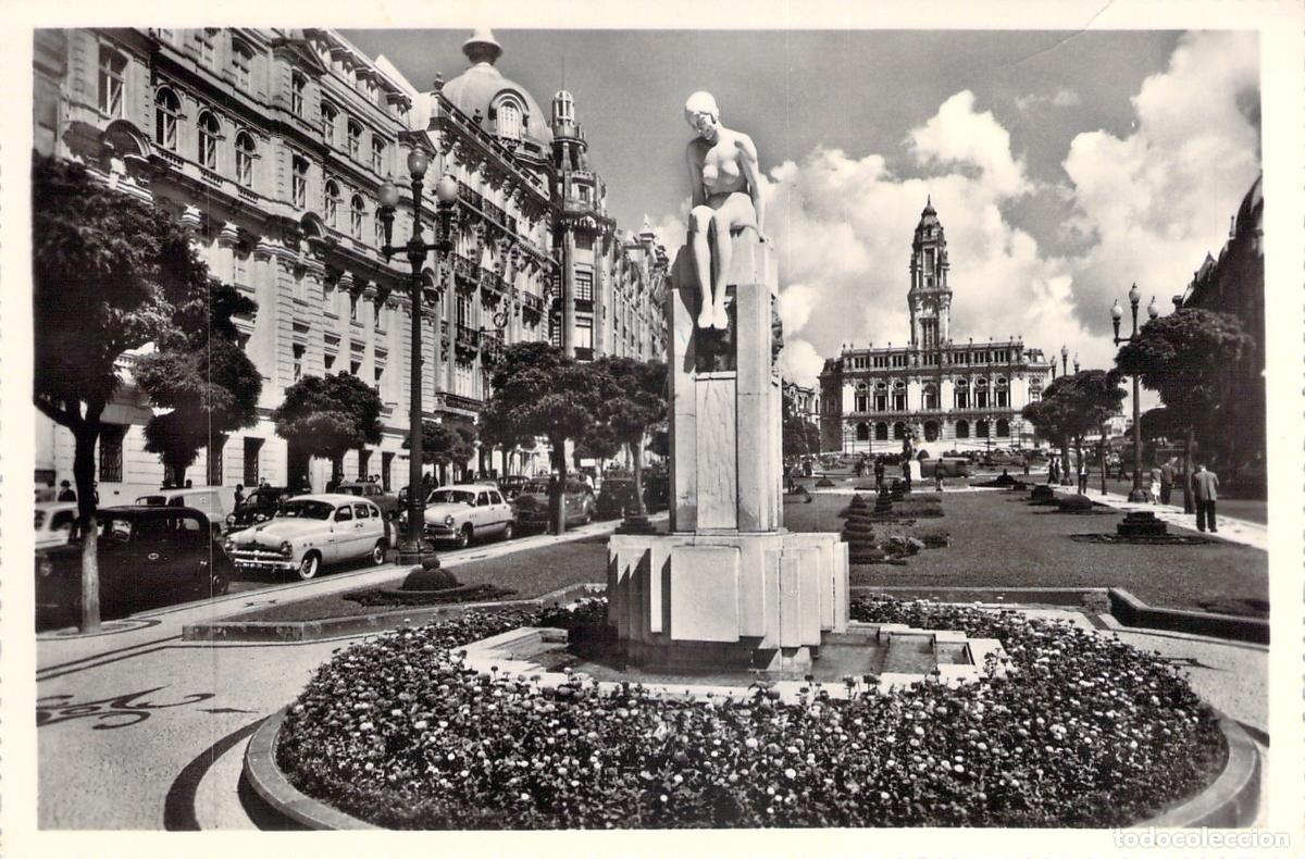 Postales: Postal Avenida dos Aliados Oporto Portugal Monumento y Ayuntamiento