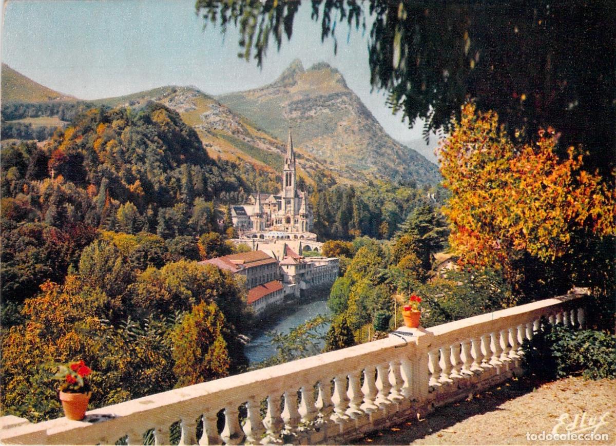 Postales: Postal de la Bas&iacute;lica de Lourdes y el R&iacute;o Gave en Francia