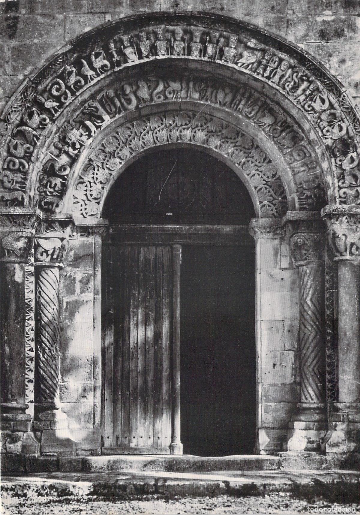 Postales: Postal Portal Sur de la Iglesia Rom&aacute;nica de Saint-Mand&eacute;-sur-Br&eacute;doire
