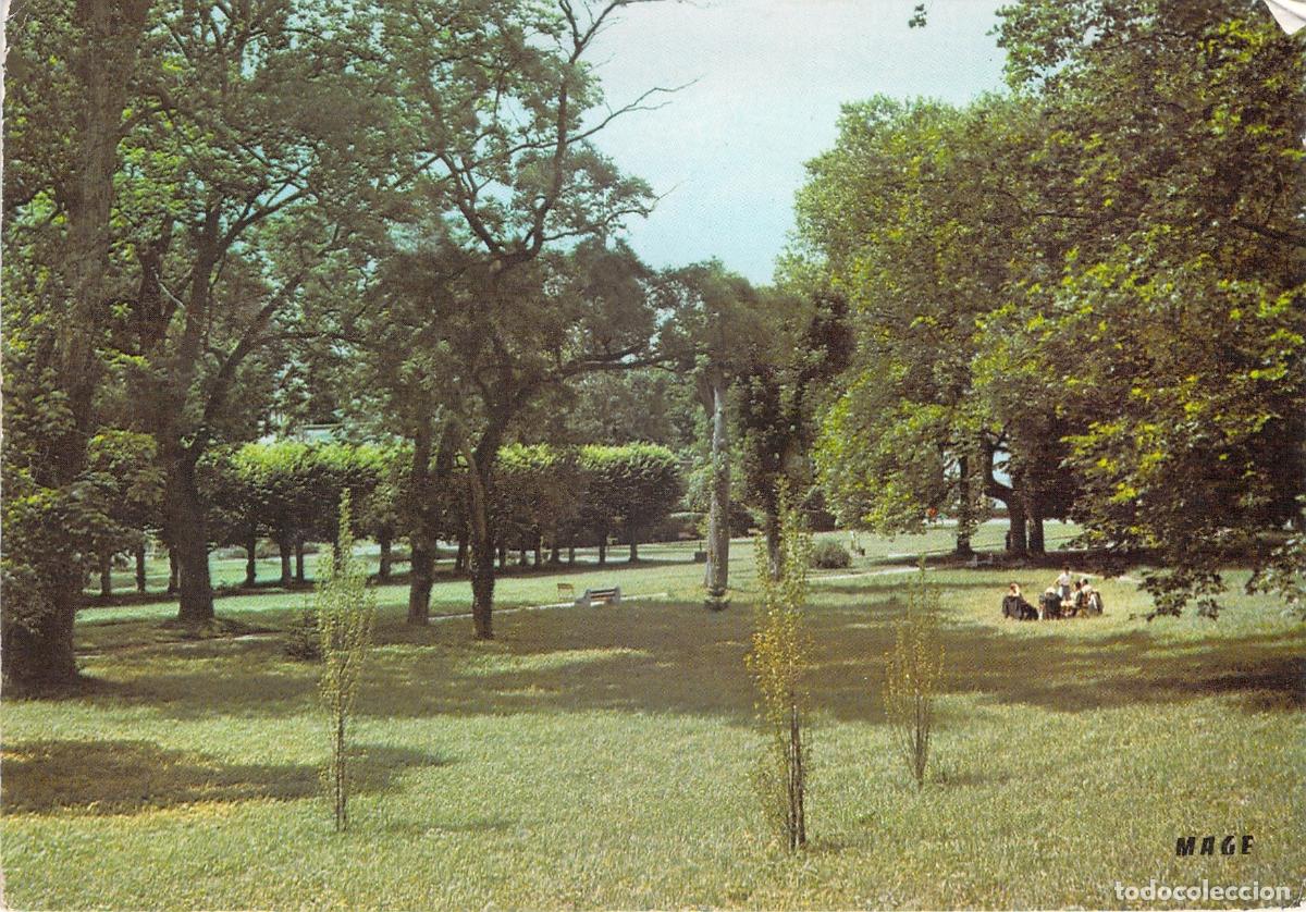 Postales: Tarjeta Postal de Le Parc du Prieur&eacute; en Avon, Francia