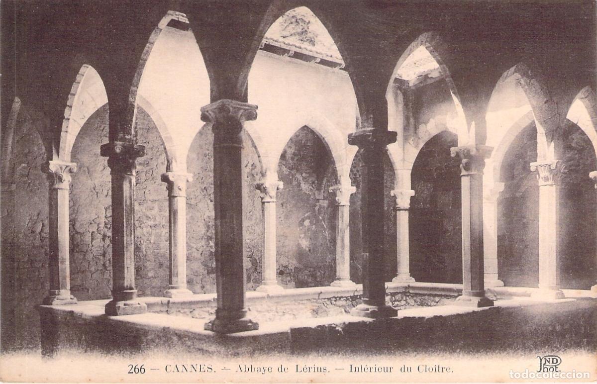 Postales: Postal Interior del Claustro de la Abad&iacute;a de L&eacute;rins en Cannes