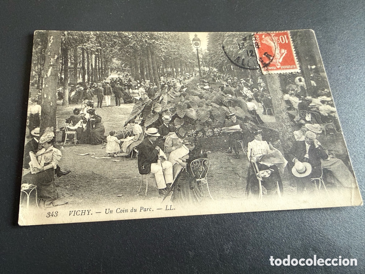 Postales: Postal. VICHY ( Francia). Un Co&iacute;n du Parc