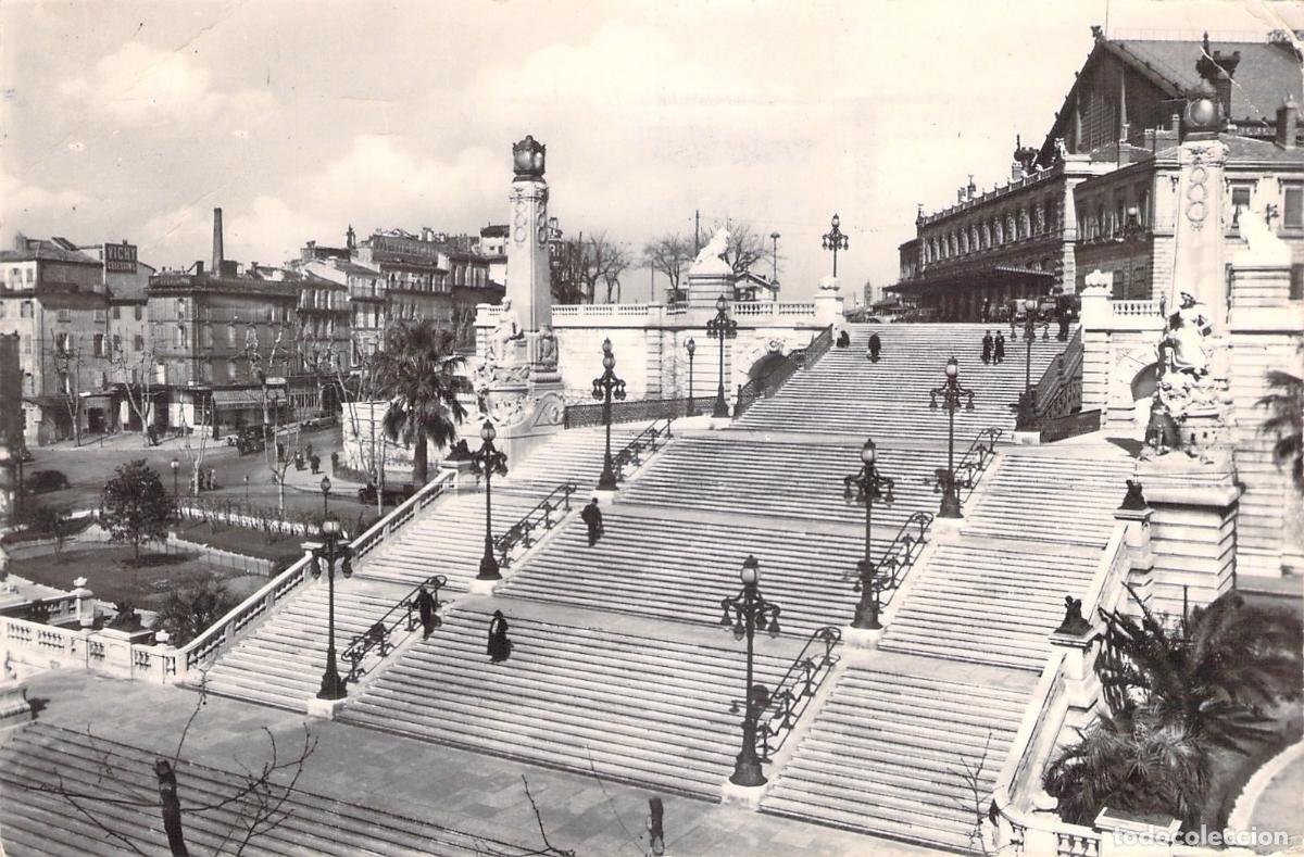 Postales: Postal de las Escalinatas de la Estaci&oacute;n Saint-Charles en Marsella