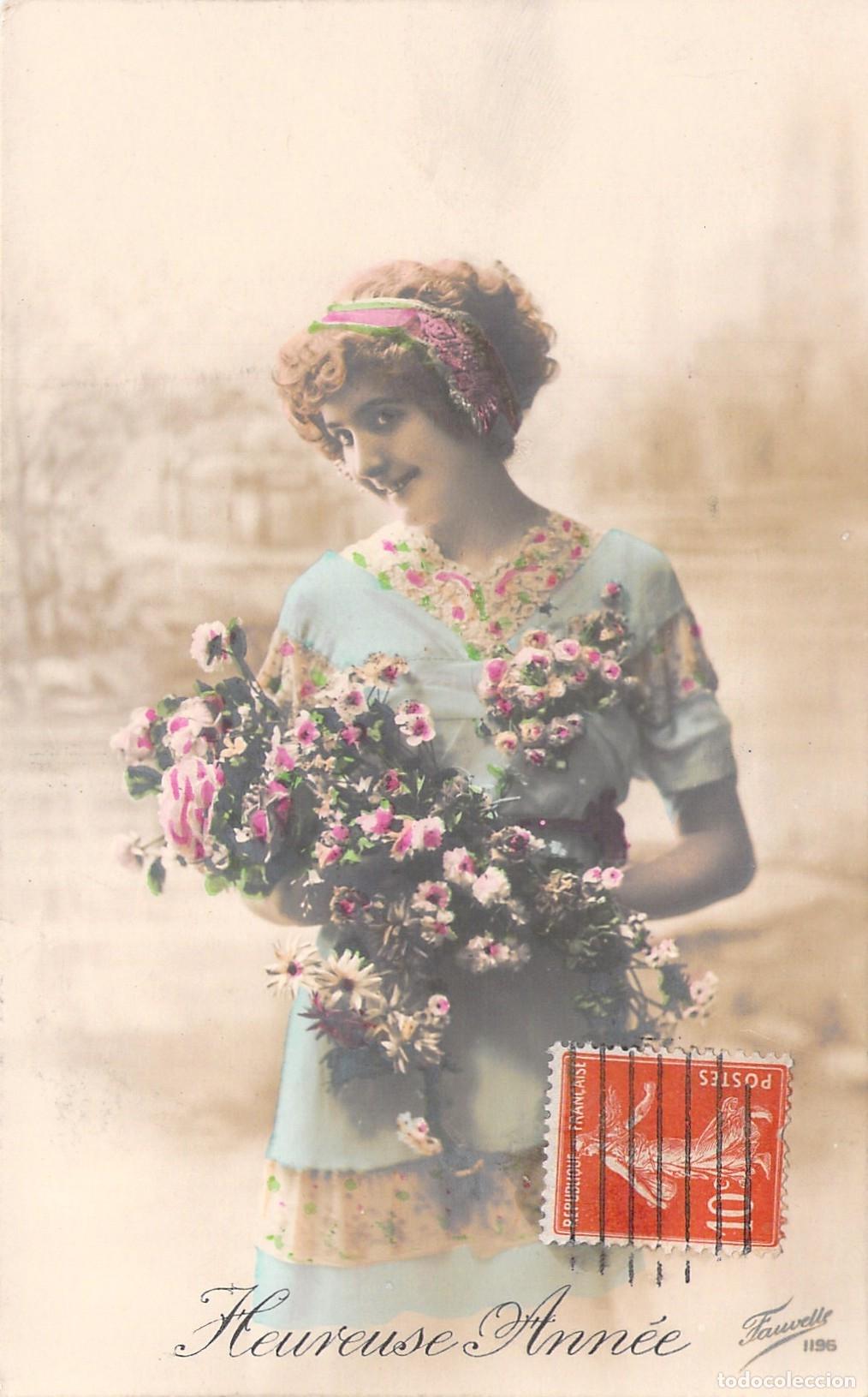 Cartoline: Postal de Feliz A&ntilde;o Nuevo con Retrato de Mujer y Flores
