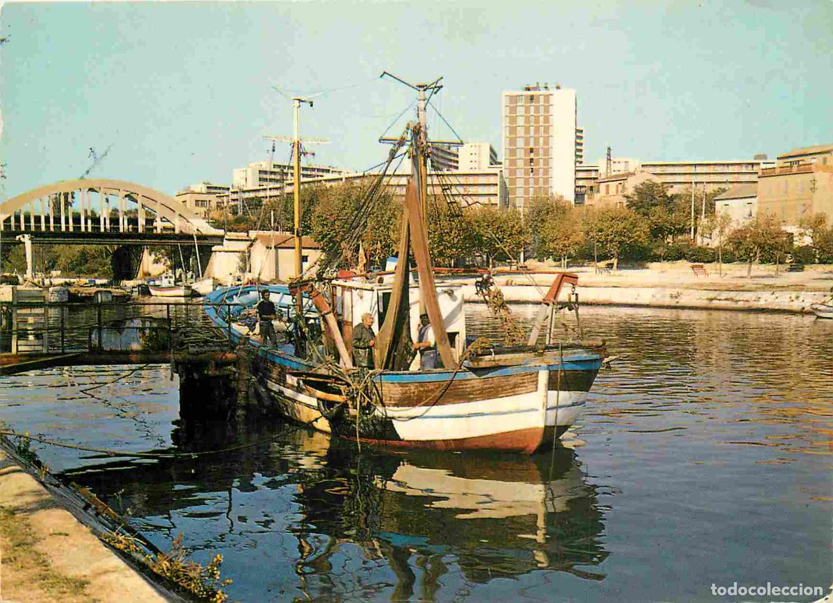 Postcards: Francia - Carte Postale - 13 - Port-de-Bouc - Le Canal et le Lotissement des Comtes - Bateaux - CPM