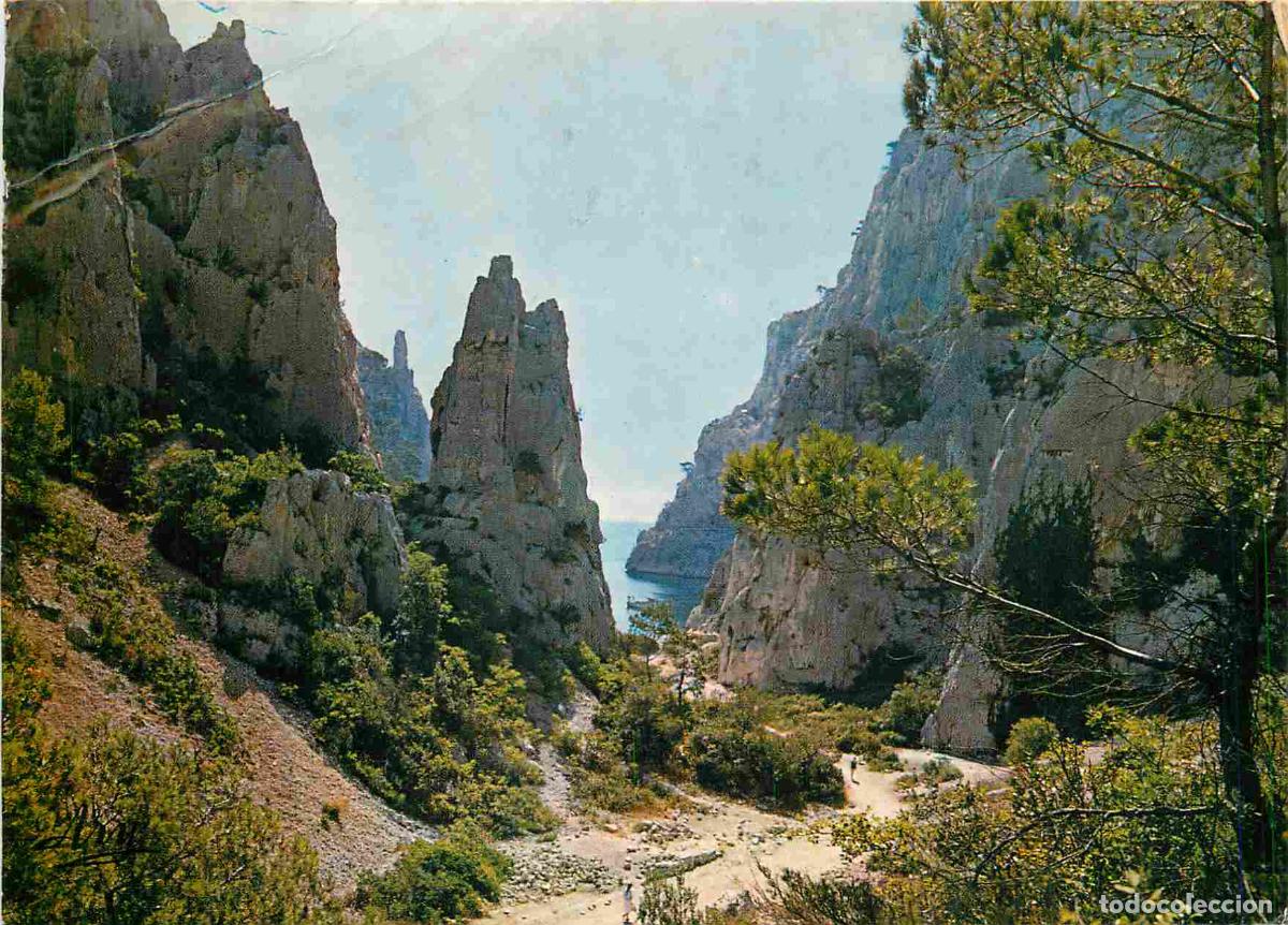 Postcards: Francia - Carte Postale - 13 - Bouches du Rhone - Nos belles calanques - En Vau et son aiguille - CP