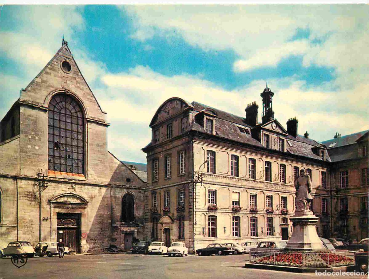 Postales: Francia - Carte Postale - 27 - Bernay - Place jacques daviel et la statue l'abbaye et l'h&ocirc;tel de vil
