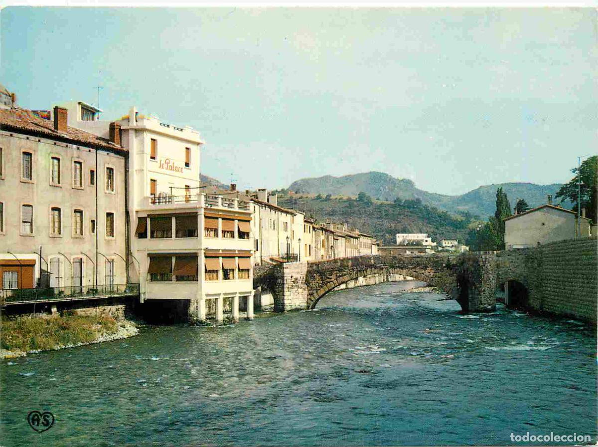 Postkarten: Francia - Carte Postale - 11 - Quillan - Le vieux pont et l'aude dans la travers&eacute;e de la ville - CPM