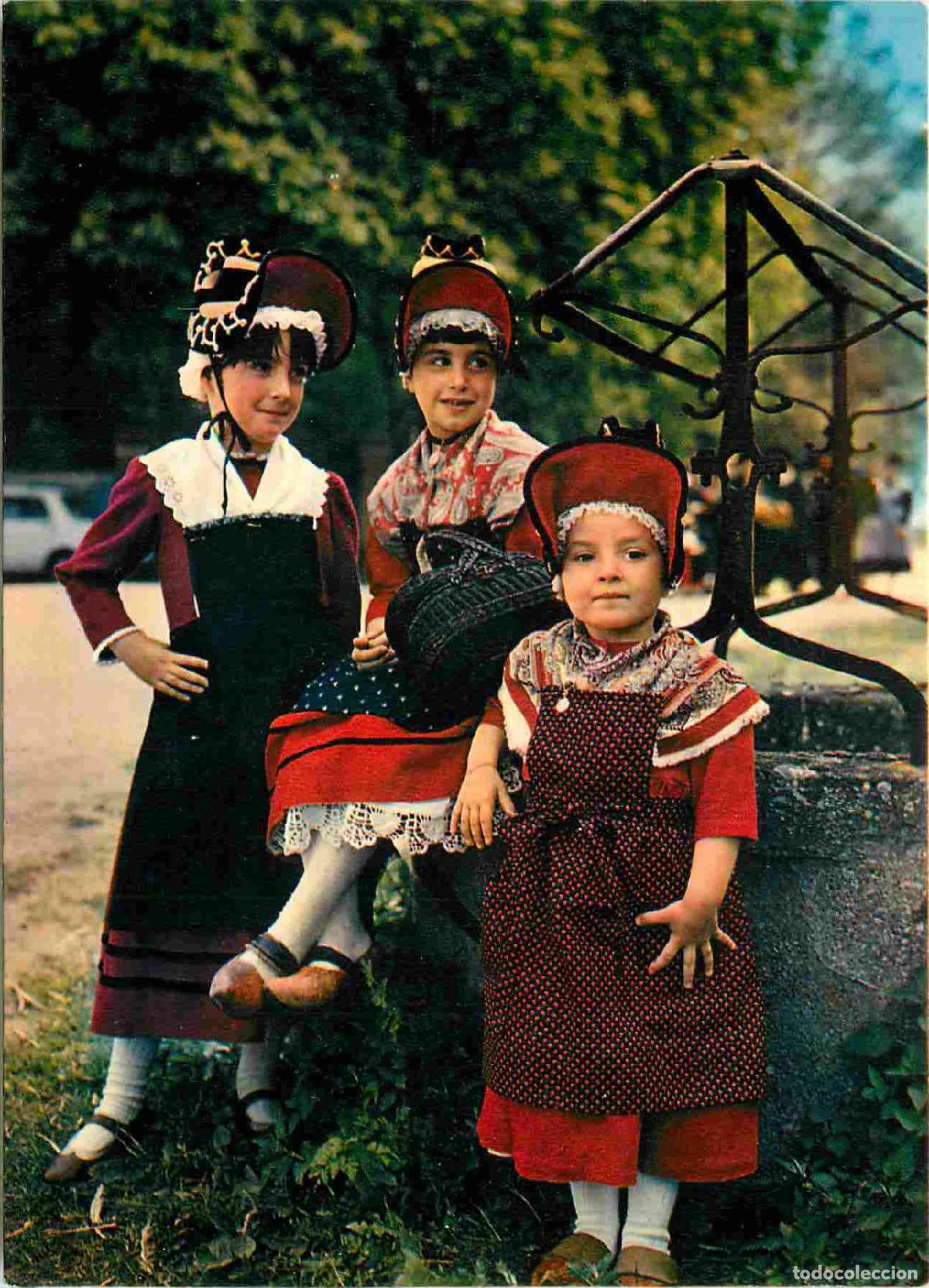 Postkarten: Francia - Carte Postale - 03 - Saint-pour&ccedil;ain-sur-sioule - Groupe folklorique La Jimbr't&eacute;e Bourbonna
