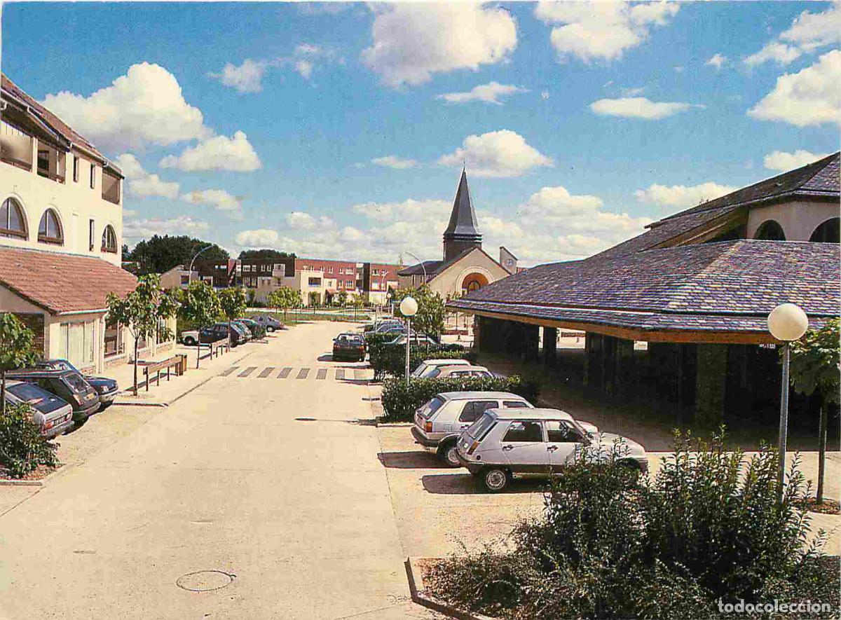 Postais: Francia - Carte Postale - 91 - Gif-sur-yvette - Chevry 2 - place du march&eacute; neuf - Automobiles - CPM