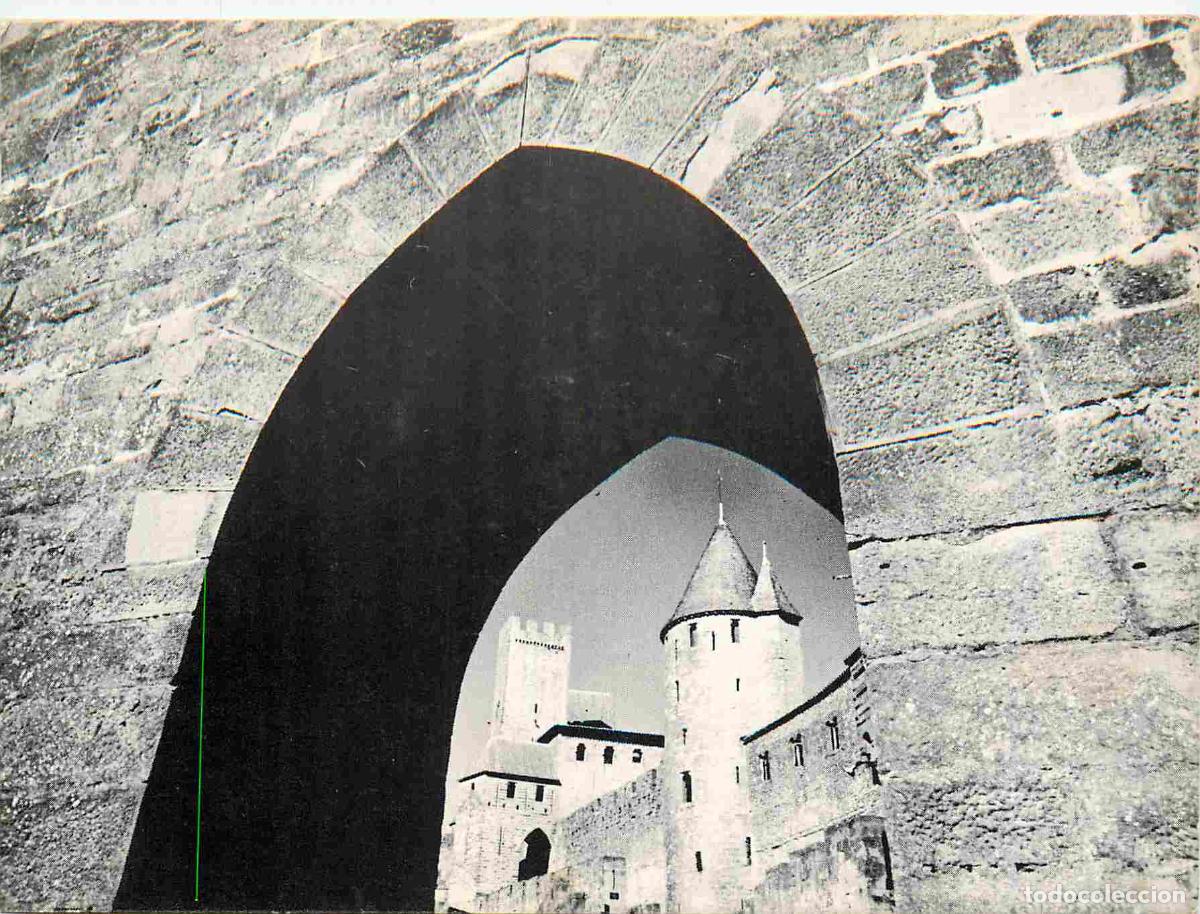 Postais: Francia - Carte Postale - 11 - Carcassonne - Vue sur le ch&acirc;teau comtal par l'entr&eacute;e de la porte d'Au