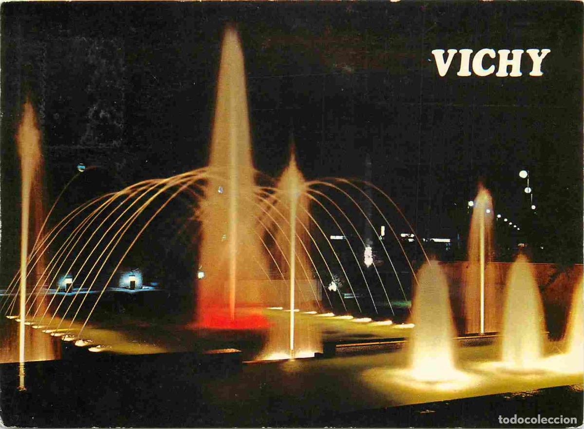 Postcards: Francia - Carte Postale - 03 - Vichy - Les jets d'eau de la place de gaulle la nuit - CPM - Voir Sca
