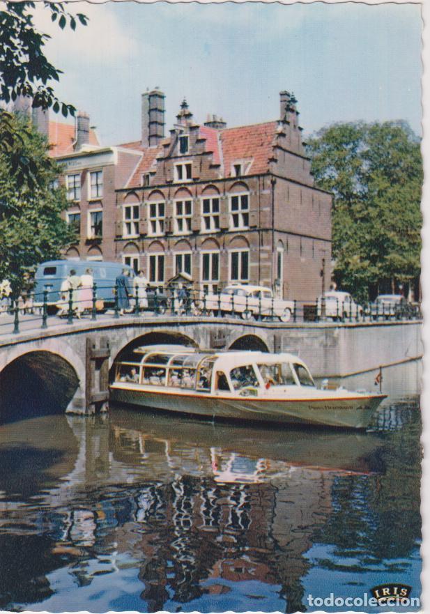 Postales: HOLANDA, AMSTERDAM, LA CASA ENTRE LOS TRES CANALES, BARCO TUR&Iacute;STICO - BRUNA 123 - S/C