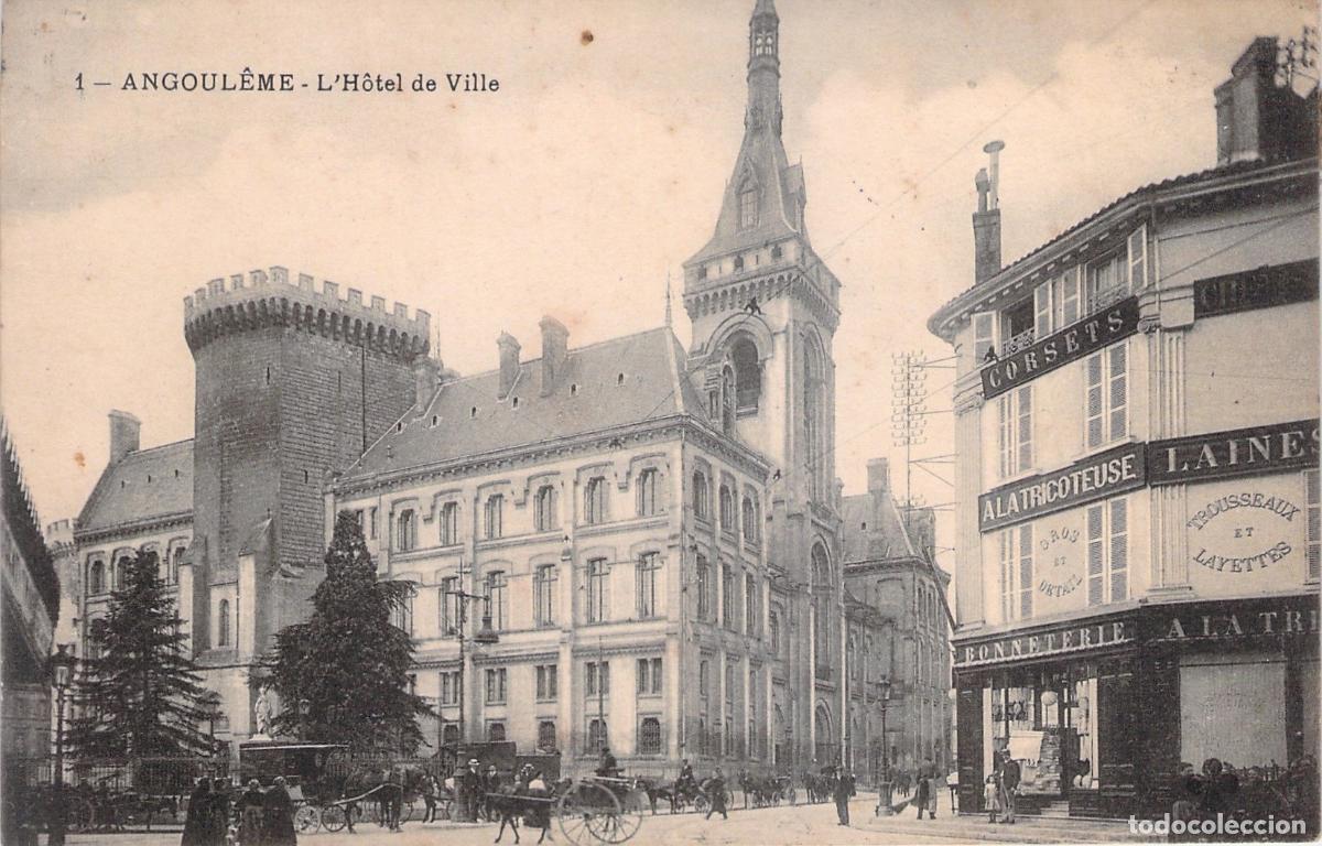 Postais: Postal del Ayuntamiento de Angoul&ecirc;me y Calle con Comercios