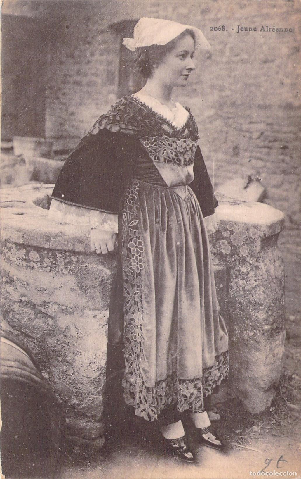 Postales: Postal de Joven con Traje Tradicional de Auray Breta&ntilde;a