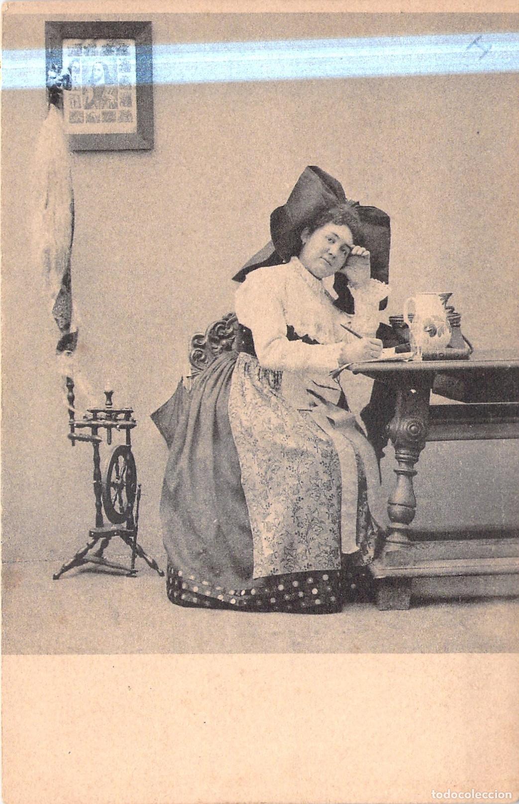 Postales: Postal de Mujer con Traje Tradicional de Alsacia y Rueca