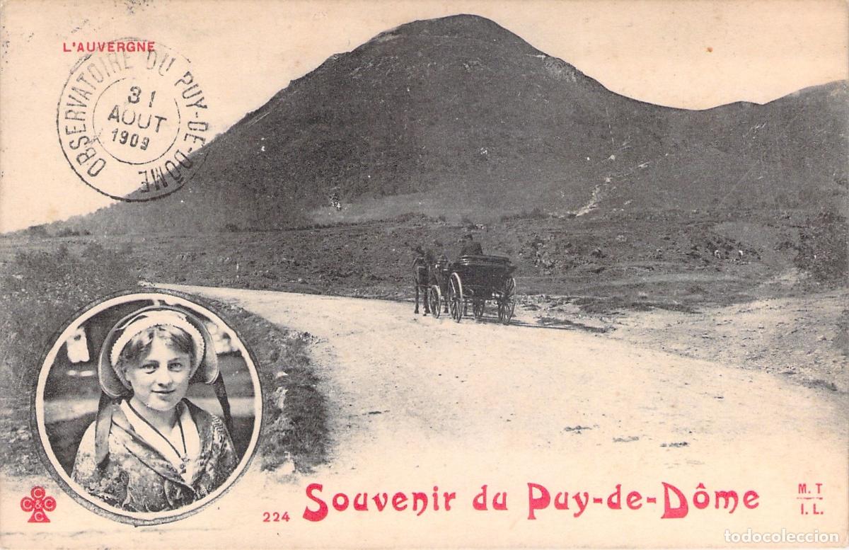 Postales: Postal Souvenir du Puy-de-D&ocirc;me con Retrato de Mujer y Carruaje