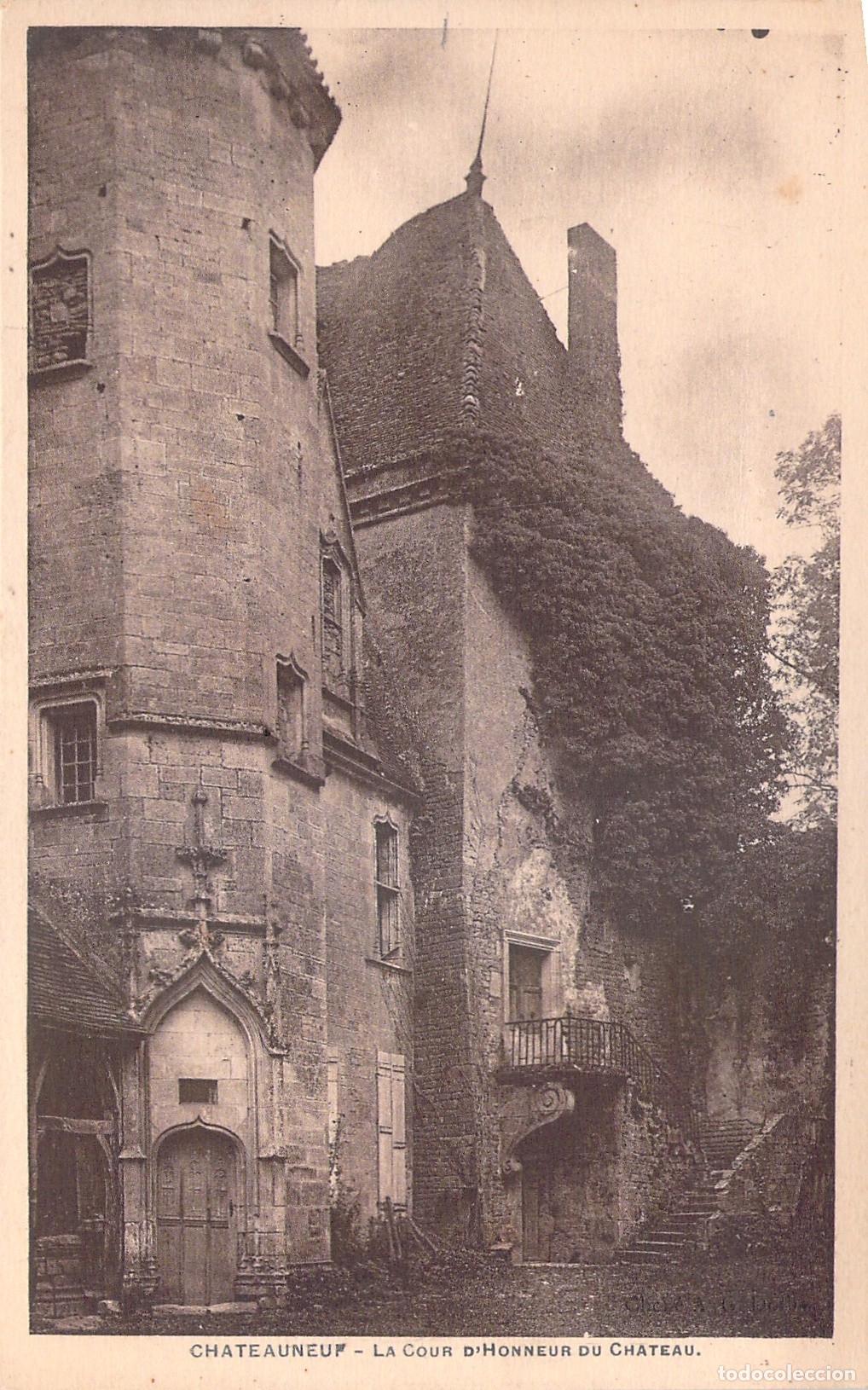 Postais: Postal del Patio de Honor del Castillo de Ch&acirc;teauneuf, Francia
