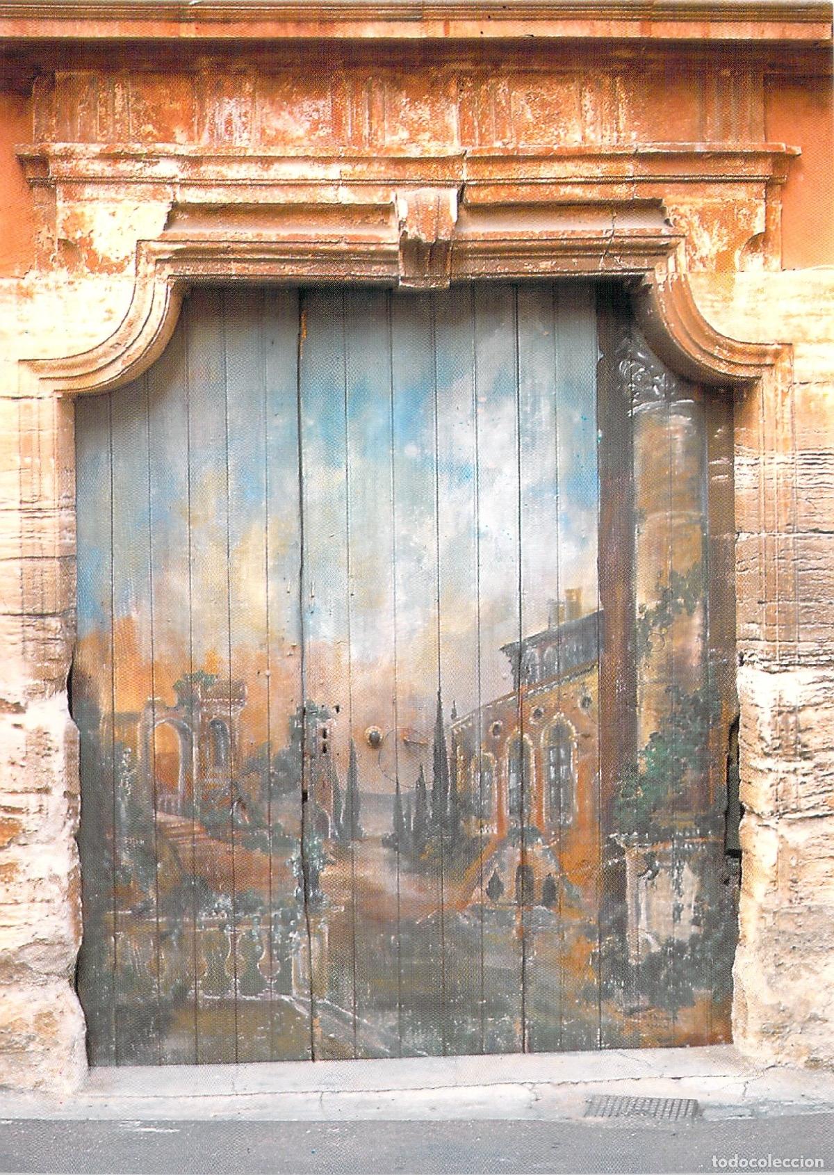 Postales: Postal de Roussillon - Puerta Decorada en el Luberon Francia