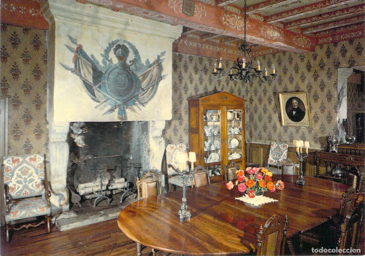 Postales: Postal del Castillo de Rochebrune, Comedor y Chimenea, &Eacute;tagnac