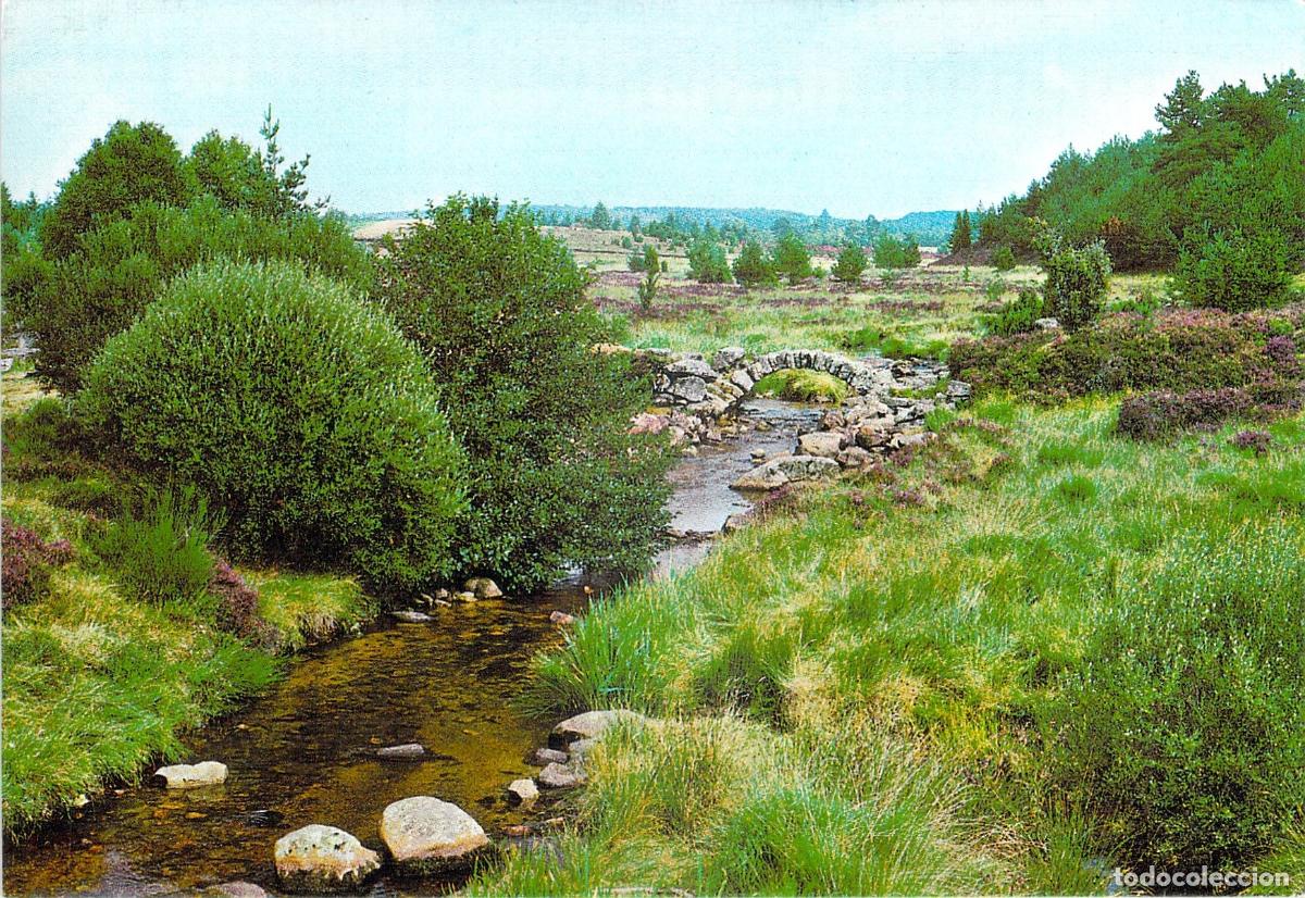 Postales: Postal de paisaje natural con r&iacute;o y puente de piedra en Bugeat Francia