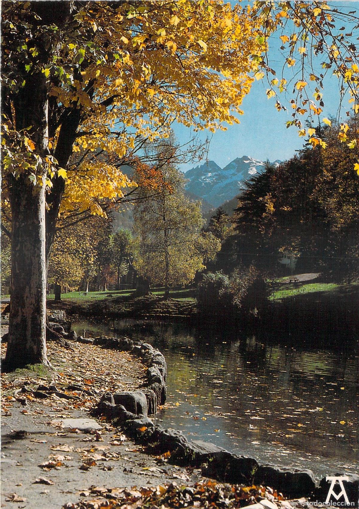 Postales: Postal de Bagn&egrave;res-de-Luchon Parque Termal y Pic de la Mine Pirineos