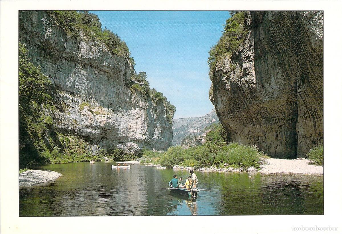 Postales: Postal de las Gorges du Tarn, Pasaje en Barca por Les D&eacute;troits, Francia