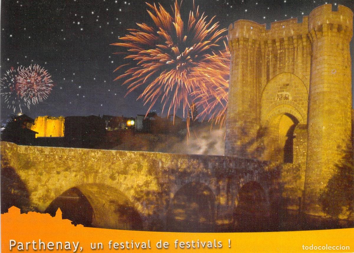 Postales: Postal de Parthenay Francia con Fuegos Artificiales en Porte Saint-Jacques
