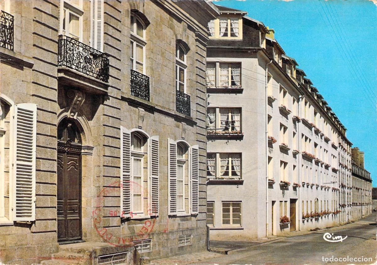 Postales: Postal de Moncontour - Vista de la Rue du Bourg-Neuf en Breta&ntilde;a